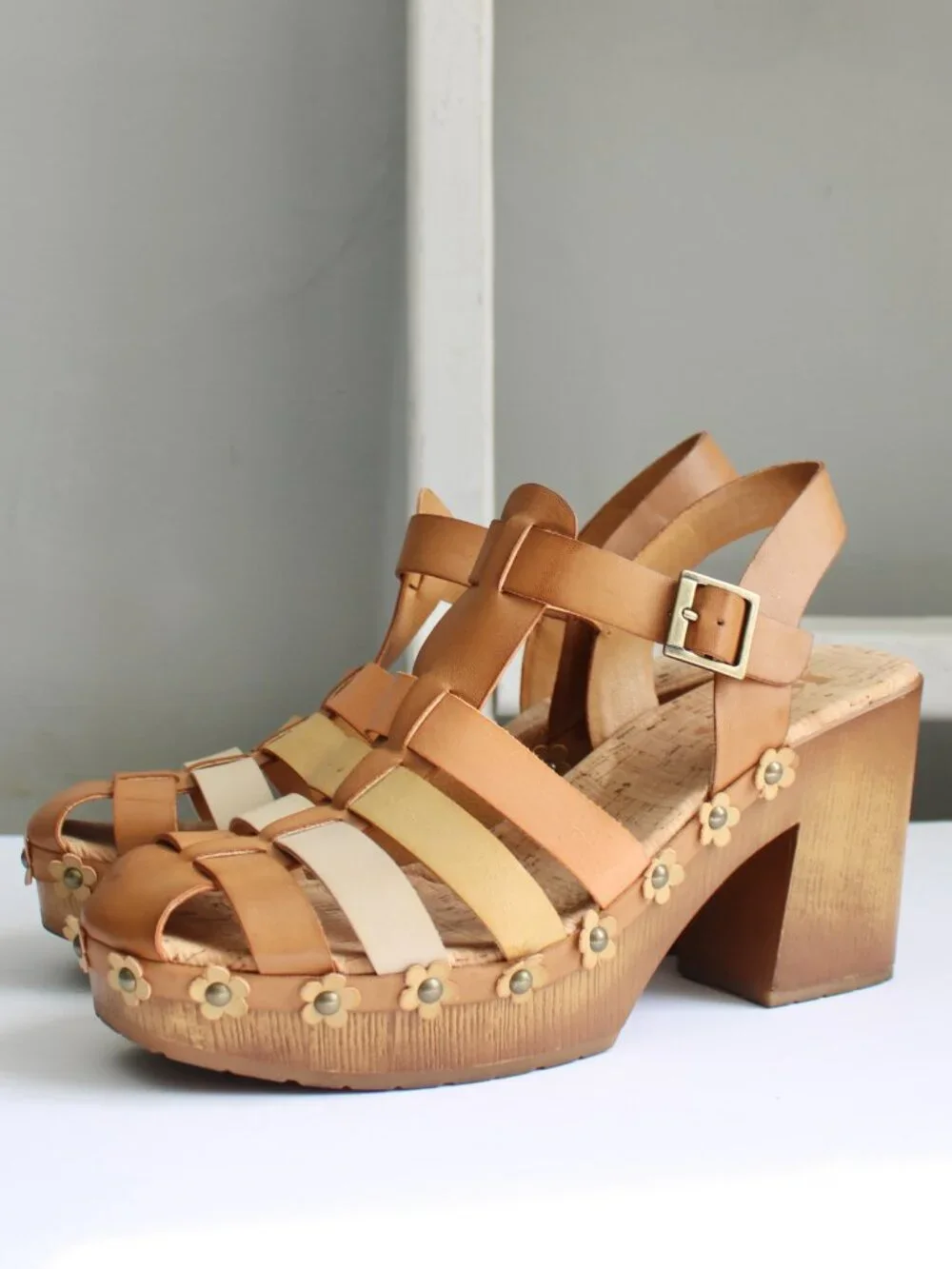 Korks Willow Floral Decal Buckle Platform Block Heel Sandals Tan Cream Size 10 - Picture 2 of 7